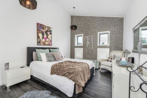 Urban Chic 3 BR House In Wickham - Darwin Holiday 1