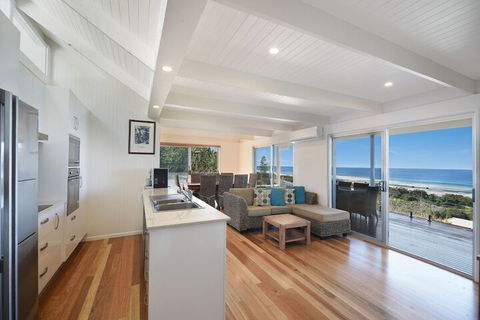 Peregians Viewing Deck, 324 David Low Way, Peregian Beach, Noosa Area - Darwin Holiday 4
