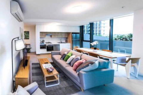Incredible Riverside Apartment In Brisbane - Darwin Holiday 0