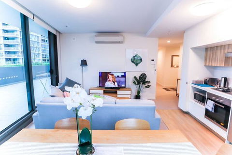 Incredible Riverside Apartment In Brisbane - Darwin Holiday 4