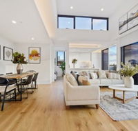 HomeHotel Luxurious Immaculate 3 Bed Apt - Darwin Holiday