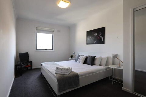 Extra Large 2 Bedroom Apartment In Melbournes Southbank - Darwin Holiday 6