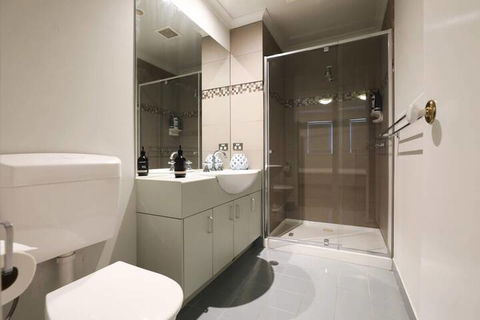 Extra Large 2 Bedroom Apartment In Melbournes Southbank - Darwin Holiday 2