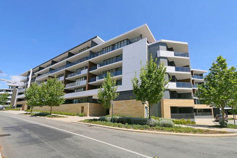 Large Modern 2 Bedroom Apartment Near Lake Claremont - Darwin Holiday 6