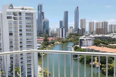 Comfortable 2 Bedroom Apartment With River Views - Darwin Holiday 7