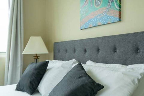 Comfortable 2 Bedroom Apartment With River Views - Darwin Holiday 4