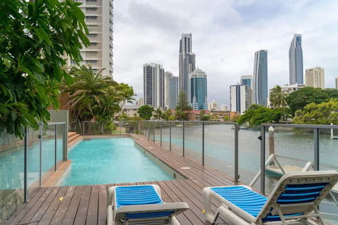 Comfortable 2 Bedroom Apartment With River Views - Darwin Holiday 2
