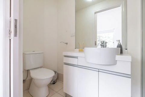 Peaceful 1 Bedroom Apartment With Parking - Darwin Holiday 3