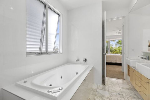 North Facing River Front Stunning Apartment Unit 2 9 Hilton Esplanade - Darwin Holiday 7