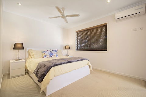 Minutes Walk To Peregian Beach & Surf! Unit 1 / 28 Pelican Street - Darwin Holiday 4