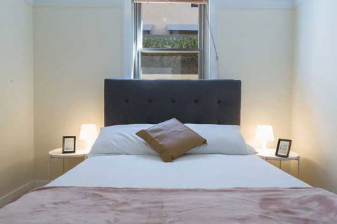 2 Bedroom Gorgeous Art Deco Classic Near CBD - Darwin Holiday 6