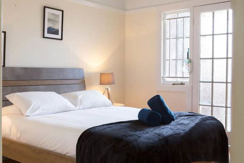 2 Bedroom Gorgeous Art Deco Classic Near CBD - Darwin Holiday 1