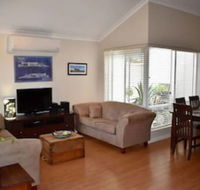 Spacious Home in Mount Hawthorn Next To Lake Monger - Darwin Holiday