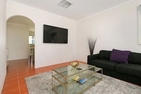 Safe & Secure 2 Bedroom Villa - Darwin Holiday 0