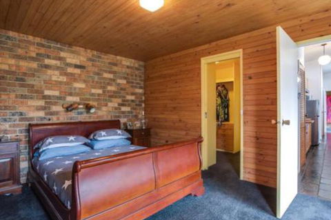 The View - Darwin Holiday 5