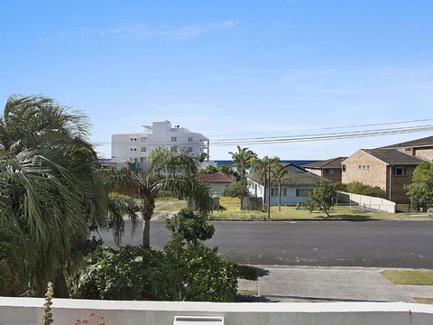 Ocean Palms Unit 2 The Entrance NSW - Darwin Holiday 5