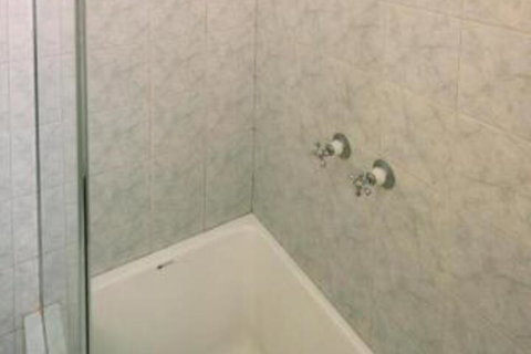 A Wave Away At Glenelg Cosy Unit Near The Beach - Darwin Holiday 4