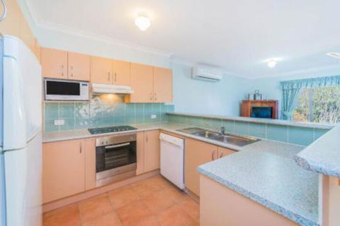 Beachside 22 LJHooker Yamba - Darwin Holiday 0