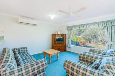 Beachside 22 LJHooker Yamba - Darwin Holiday 2