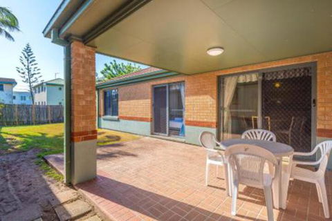 Beachside 22 LJHooker Yamba - Darwin Holiday 4