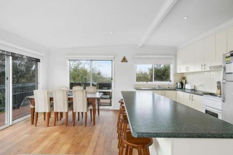 THE BEACH HIVE PET FRIENDLY (OUTSIDE ONLY) INLET SIDE - Darwin Holiday 4