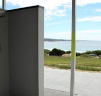 BEACHHOUSE BINALONG Luxury waterfront holiday house at Bay of Fires - Darwin Holiday
