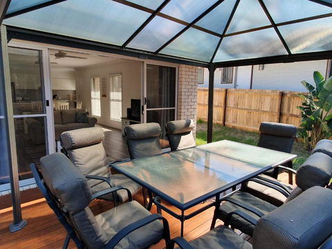 26 Satinwood Drive Low Set Modern Sleeps 8 - Darwin Holiday 1