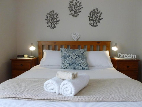 Port Lincoln Holiday Houses - Darwin Holiday 1