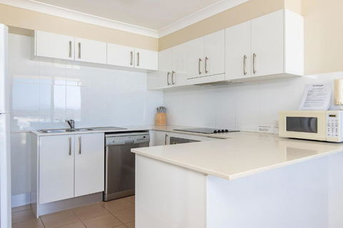 Beachpoint Unit 402 28 North Street - Darwin Holiday 6