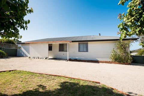 Chillax - Darwin Holiday 4