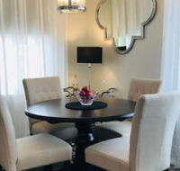 The Grove - Darwin Holiday