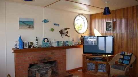 The Love Shack Bridport - Darwin Holiday 5