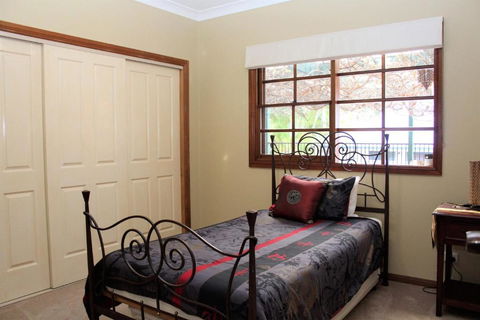 SERENITY - Darwin Holiday 1