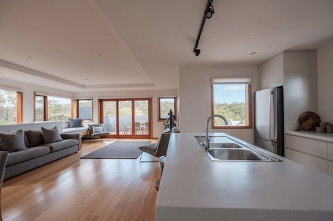 Freycinet Studios - Bay - Darwin Holiday 5