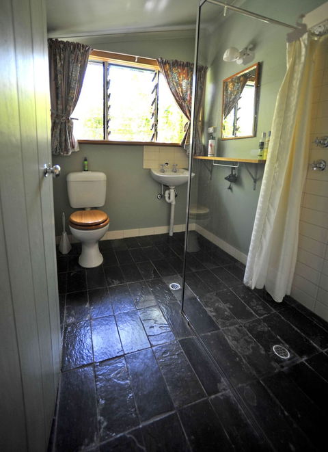 Emma Tiver Heritage Cottage - Darwin Holiday 5