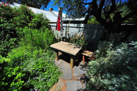 Emma Tiver Heritage Cottage - Darwin Holiday 6