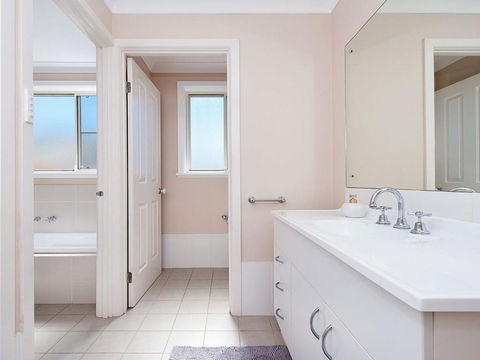 Townhouse On Tomaree 6 / 26 - Darwin Holiday 6