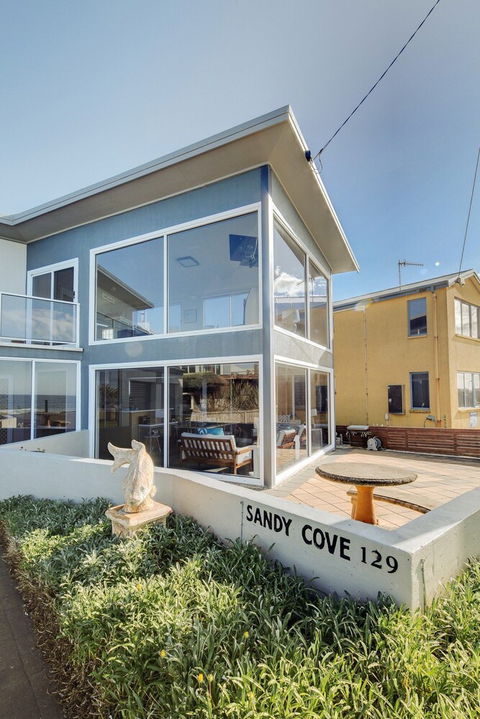 Sandy Cove - Darwin Holiday 2