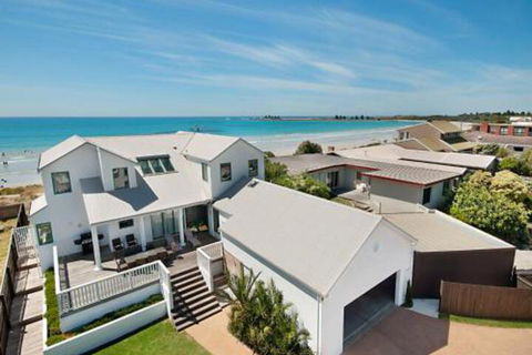 Sandcastles - Darwin Holiday 0