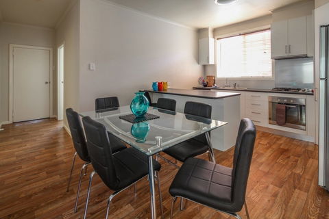 Reardon Place - Darwin Holiday 1