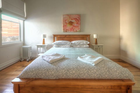 Youngs Cottage Circa: 1861 - Darwin Holiday 3