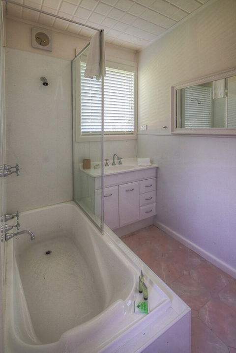 Youngs Cottage Circa: 1861 - Darwin Holiday 5