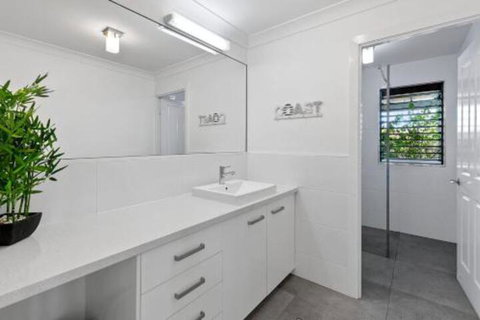 Shifting Sands - Darwin Holiday 2