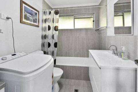 Cocomo - Darwin Holiday 6