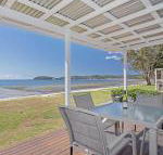 Beached Inn 93 Foreshore Drive Spacious beach front house - Darwin Holiday