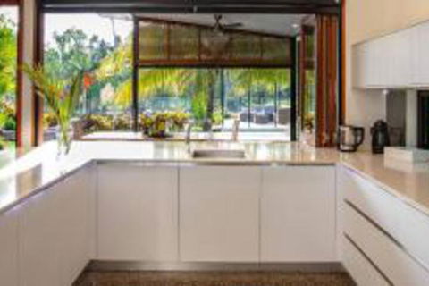 Tranquility By The Lake Port Douglas - Darwin Holiday 5