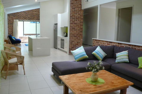 SPLASH - Darwin Holiday 3