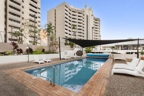 Luxury PoolSide Apartment In Beachfront - Darwin Holiday 4