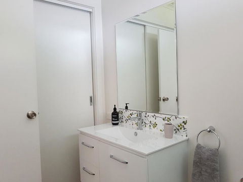 Fish Creek Alkira Accommodation - Darwin Holiday 2