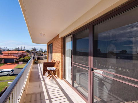 Villa Capri 3 Just A Hop Skip & Jump To Bowling Club - Darwin Holiday 5